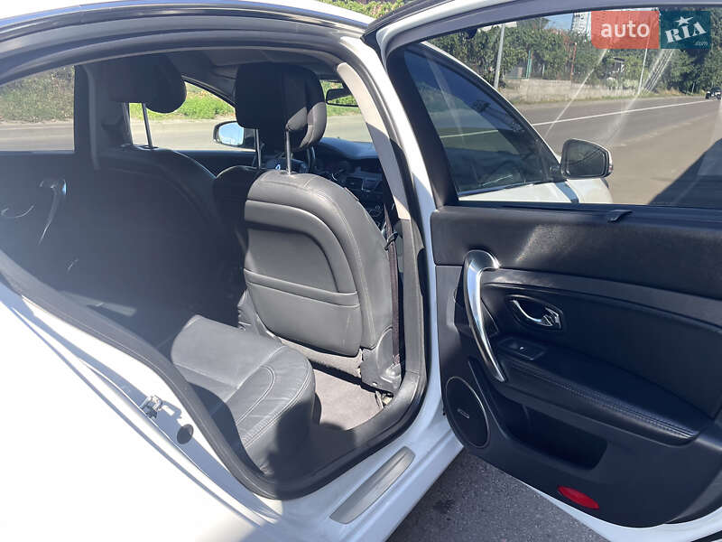 Седан Renault Latitude 2013 в Києві