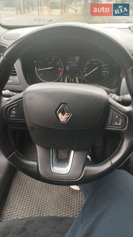Седан Renault Latitude 2011 в Киеве