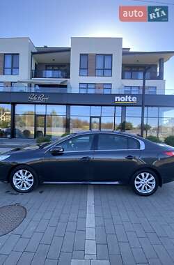 Седан Renault Latitude 2011 в Ужгороді