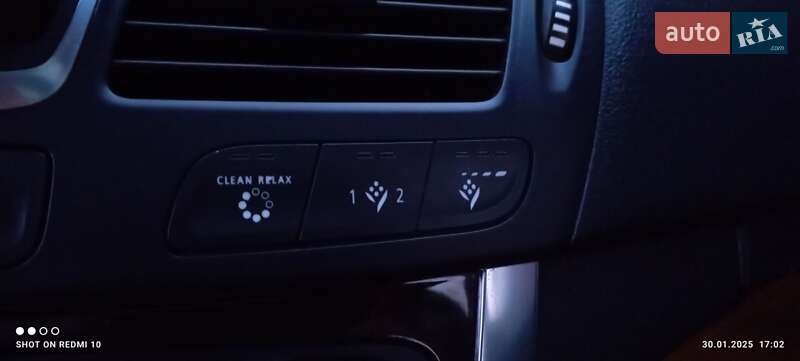 Седан Renault Latitude 2010 в Вишневом