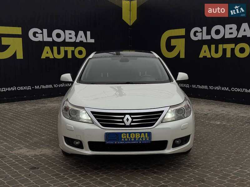 Седан Renault Latitude 2011 в 