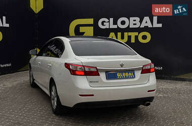 Седан Renault Latitude 2011 в 