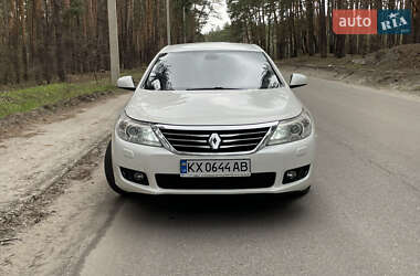 Седан Renault Latitude 2011 в 