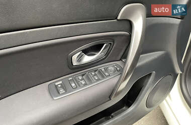 Седан Renault Latitude 2011 в 