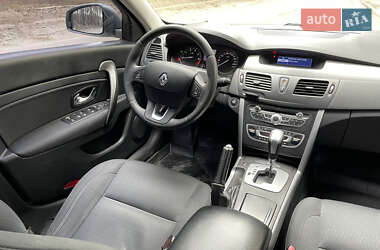 Седан Renault Latitude 2011 в 