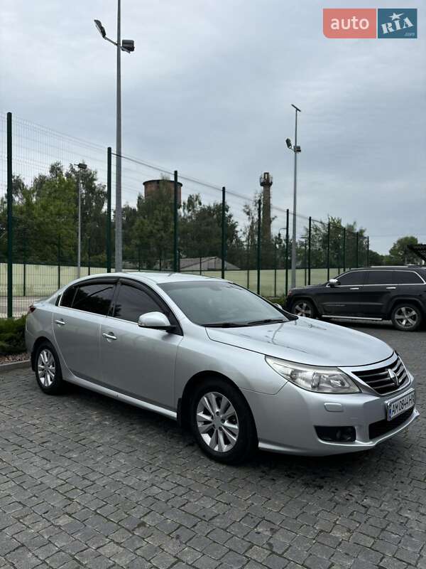Renault Latitude 2010