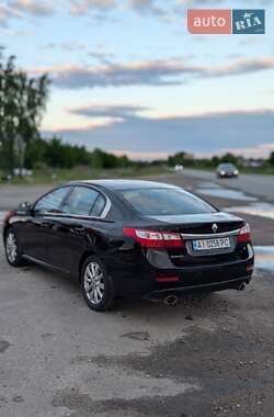 Седан Renault Latitude 2012 в 