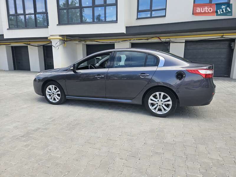 Седан Renault Latitude 2011 в Хмельницком