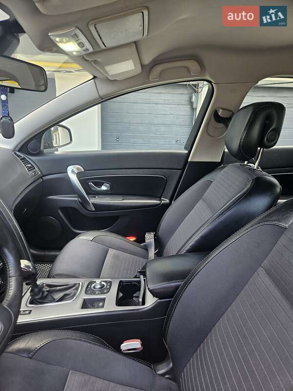 Седан Renault Latitude 2011 в Хмельницком