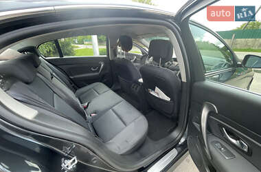Седан Renault Latitude 2012 в 