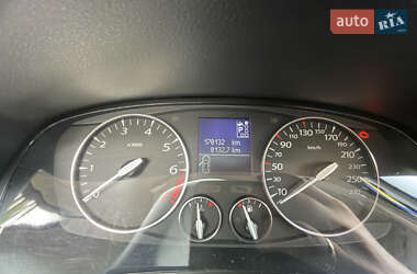 Седан Renault Latitude 2012 в 