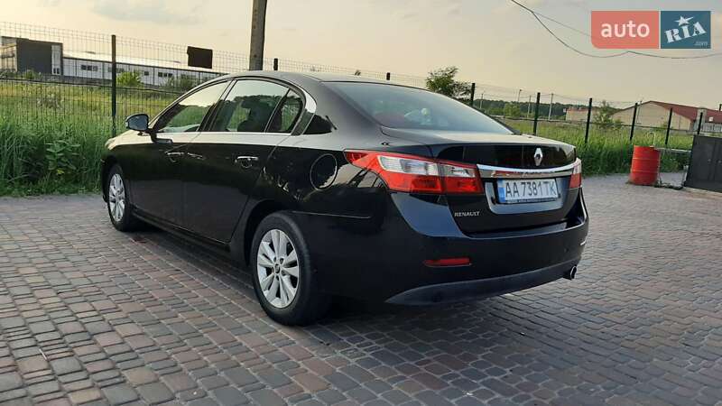 Седан Renault Latitude 2011 в Борисполе