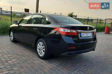 Седан Renault Latitude 2011 в 