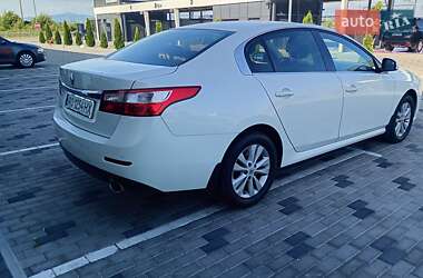 Седан Renault Latitude 2011 в 