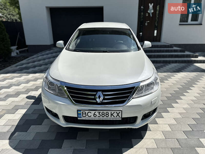 Седан Renault Latitude 2011 в Львові