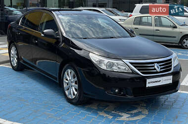 Седан Renault Latitude 2011 в 