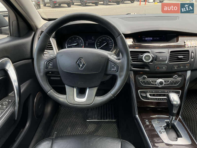 Седан Renault Latitude 2011 в Одессе