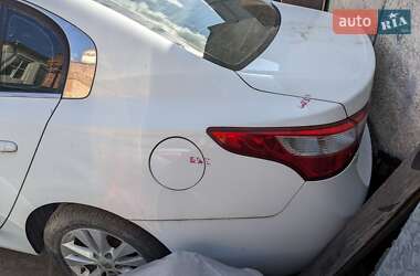 Седан Renault Latitude 2013 в 