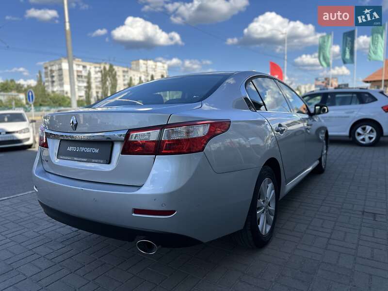 Седан Renault Latitude 2011 в Киеве