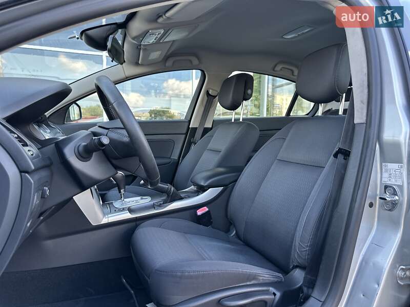 Седан Renault Latitude 2011 в Киеве