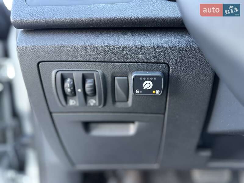 Седан Renault Latitude 2011 в Киеве