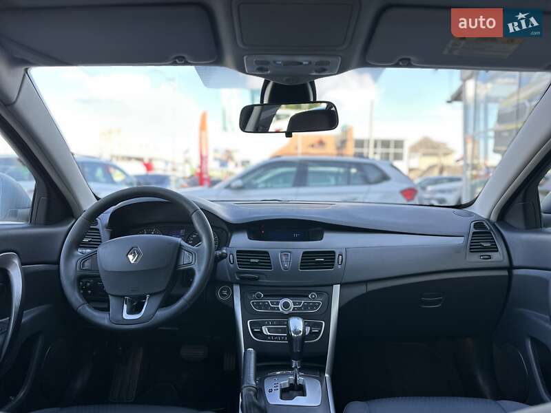 Седан Renault Latitude 2011 в Киеве