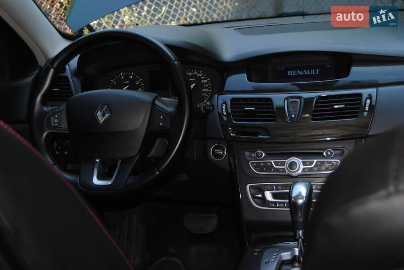 Седан Renault Latitude 2012 в Хмельницком