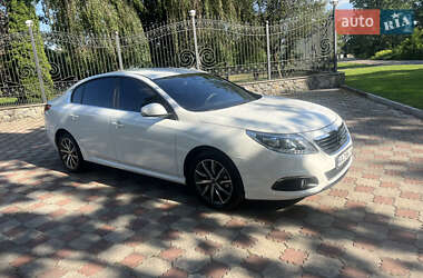 Седан Renault Latitude 2018 в 