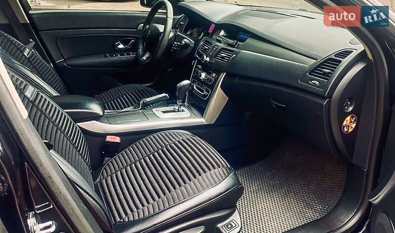 Седан Renault Latitude 2011 в Киеве