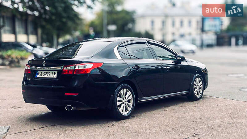 Седан Renault Latitude 2011 в Киеве