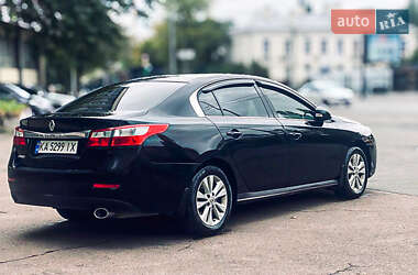 Седан Renault Latitude 2011 в 