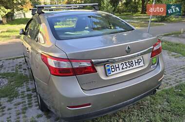 Седан Renault Latitude 2012 в 