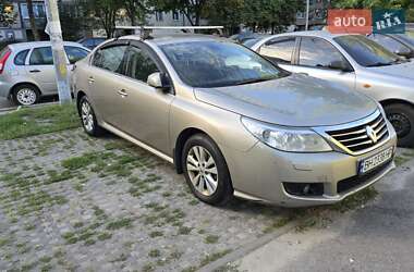 Седан Renault Latitude 2012 в 