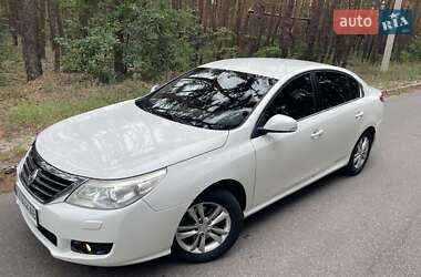 Седан Renault Latitude 2011 в 