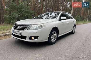 Седан Renault Latitude 2011 в 