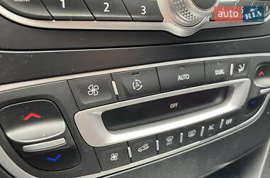 Седан Renault Latitude 2011 в 