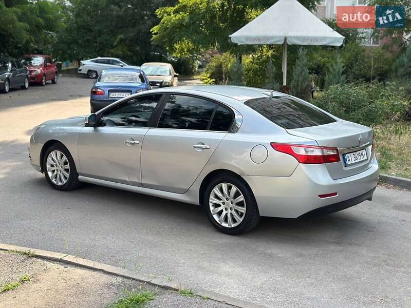 Седан Renault Latitude 2014 в Киеве