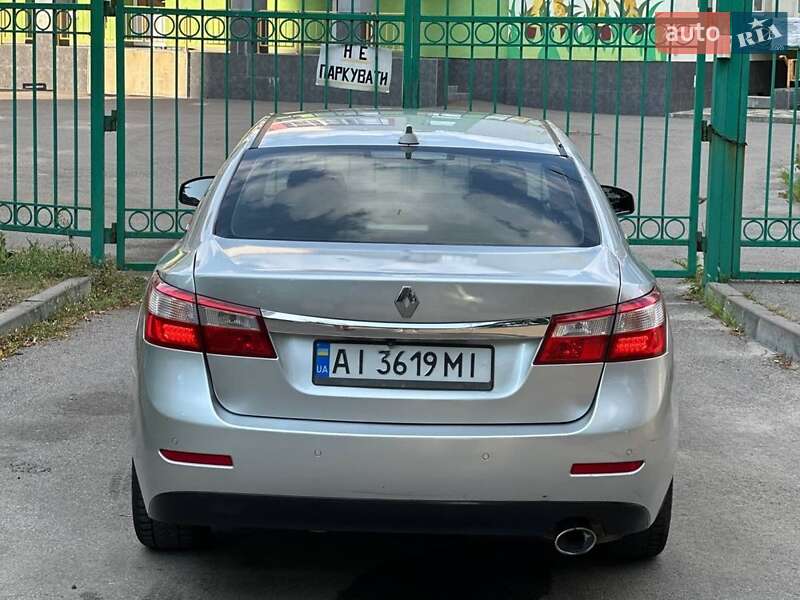 Седан Renault Latitude 2014 в Киеве