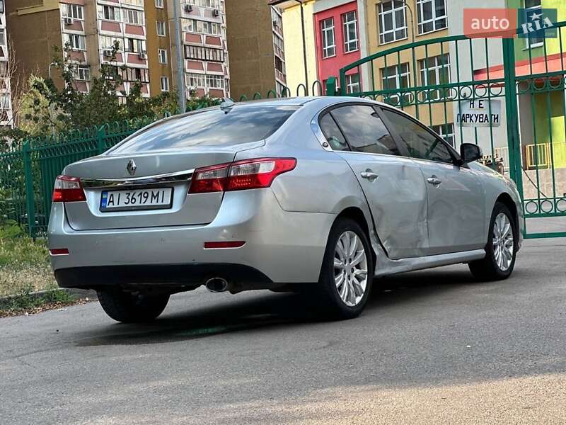 Седан Renault Latitude 2014 в Киеве
