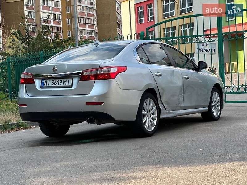 Седан Renault Latitude 2014 в Киеве