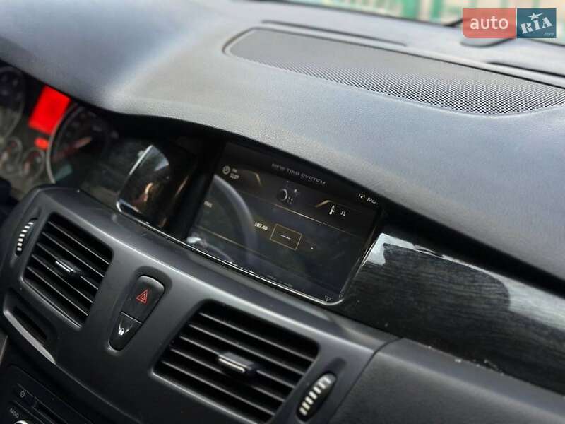 Седан Renault Latitude 2014 в Киеве