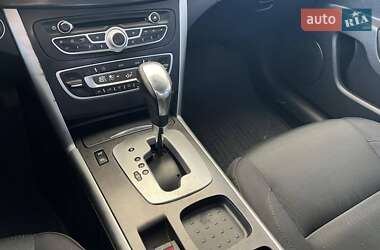 Седан Renault Latitude 2011 в 