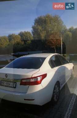 Седан Renault Latitude 2011 в 