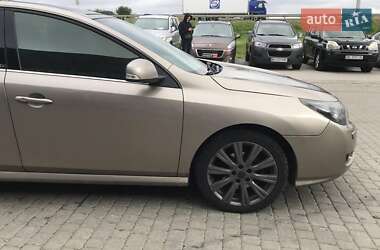 Седан Renault Latitude 2011 в 