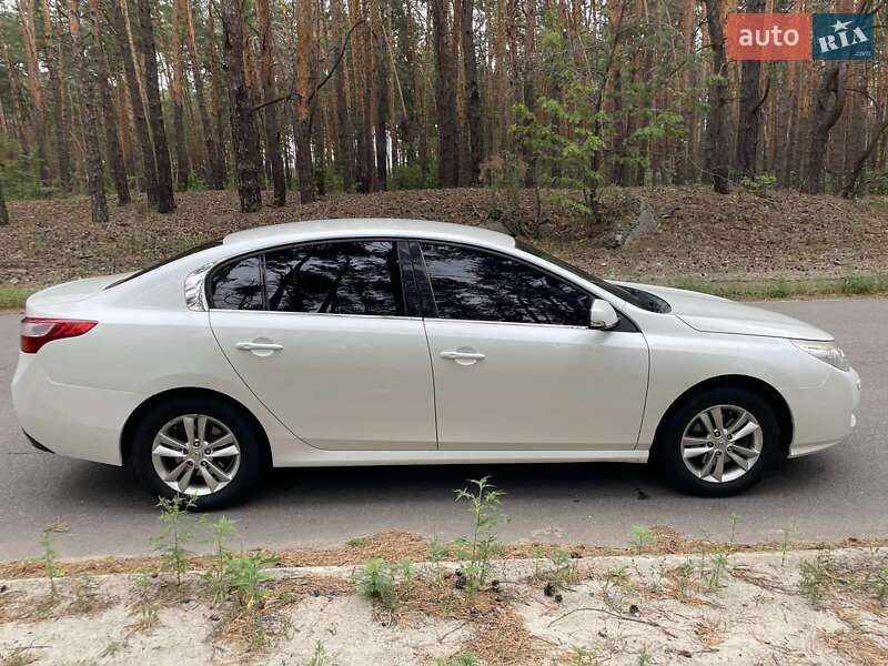 Седан Renault Latitude 2011 в Харькове