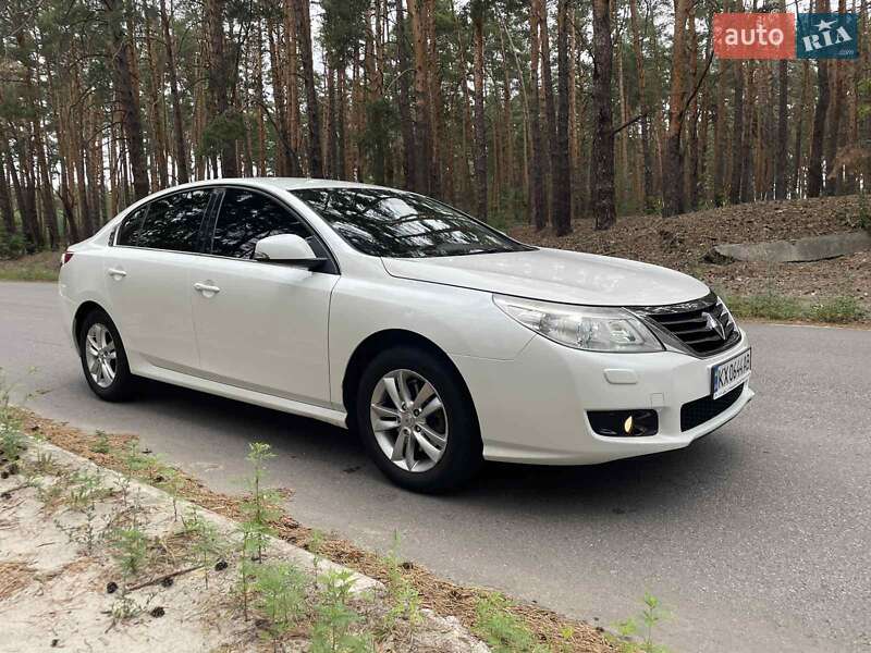 Седан Renault Latitude 2011 в Харькове