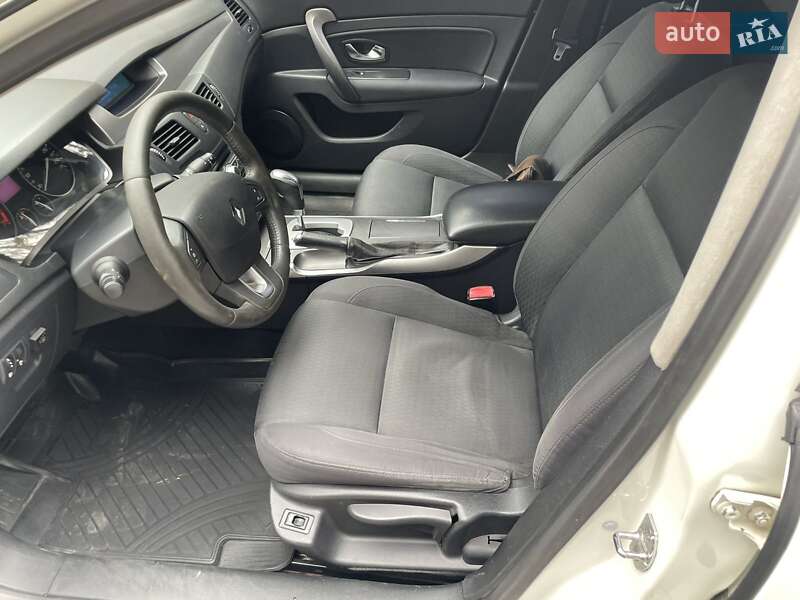 Седан Renault Latitude 2011 в Харькове