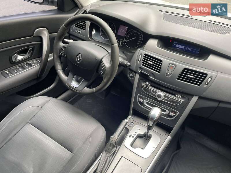 Седан Renault Latitude 2011 в Харькове