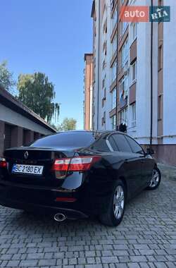 Седан Renault Latitude 2011 в 