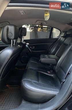 Седан Renault Latitude 2012 в 